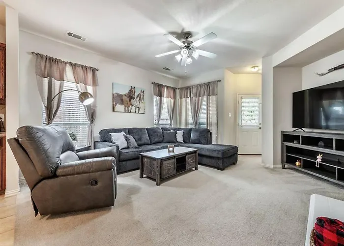 Holiday home Your Western Comfort Near Stadiums & Downtown Fort Worth