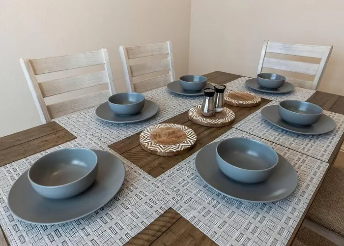 Your Western Comfort Near Stadiums & Downtown Fort Worth