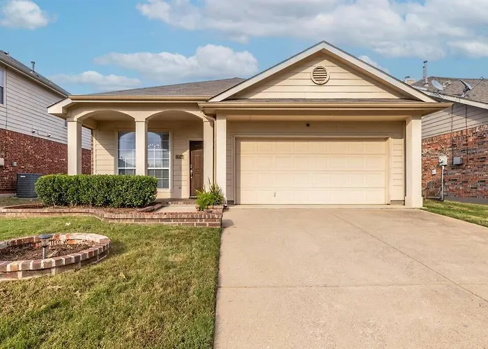 Your Western Comfort Near Stadiums & Downtown Holiday home