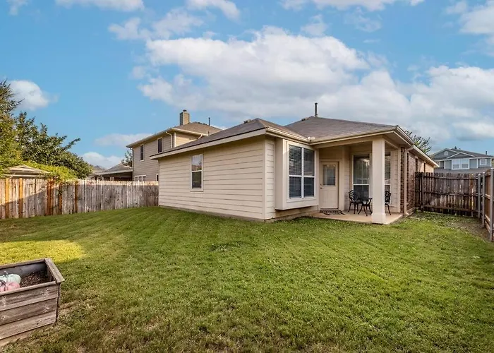 Holiday home Your Western Comfort Near Stadiums & Downtown *