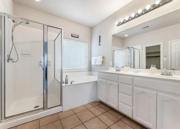 Holiday home Your Western Comfort Near Stadiums & Downtown