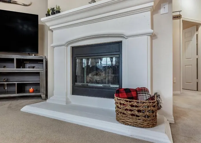 Holiday home Your Western Comfort Near Stadiums & Downtown