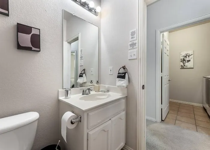 Holiday home Your Western Comfort Near Stadiums & Downtown Fort Worth